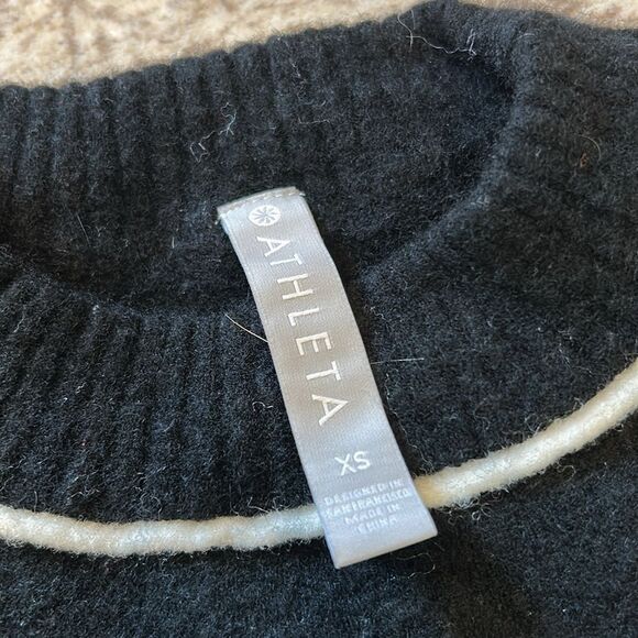 Athleta Transit Crew Sweater Black SIZE XS Extra Fine Merino Wool Crew Neck - Picture 4 of 7